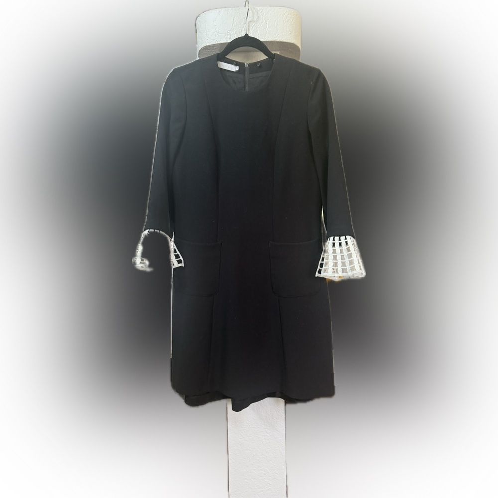 Anne fontaine, little black dress Roma, comes with detachable sleeve lace si 42